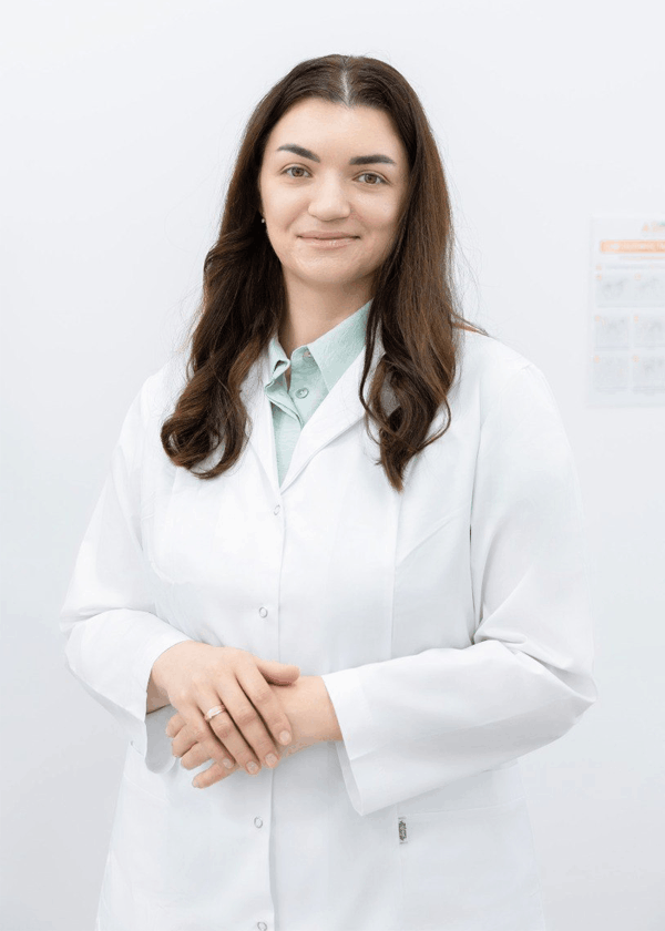 medic Ecaterina Smugurov, medic internist-reumatolog