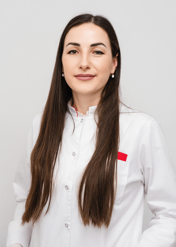 medic Cristina Stavinschi, medic terapeut